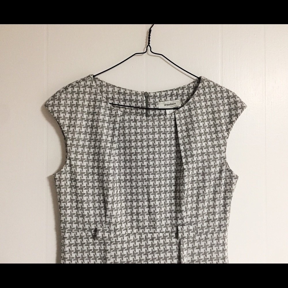 Dress Barn grey and white knee length dress✨